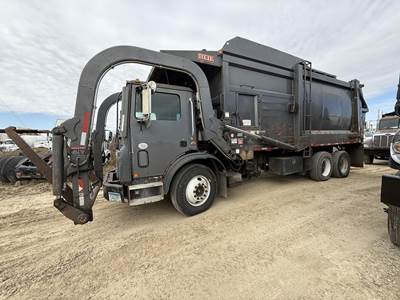 Mack MRU613 Tandem Axle Garbage Truck - MP7, 395HP, Automatic