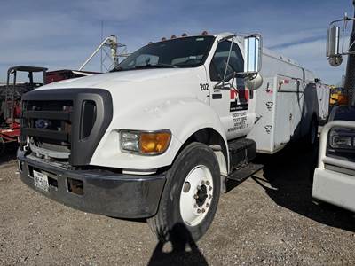Ford F-750 XL 2600 Gallon Gasoline / Fuel Truck - Cummins 260HP, 6 Speed Manual