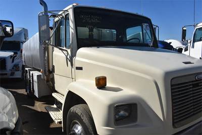Freightliner FL70 Gasoline / Fuel Truck - Caterpillar 230HP, 7 Speed Manual