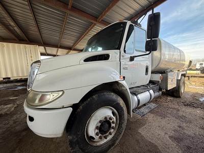 International DuraStar 4300 2500 Gallon Gasoline / Fuel Truck - DT466 250HP, 6 Speed Manual