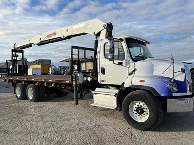 Freightliner 114SD Tandem Axle Grapple Truck - Detroit, 450HP, 8Ll Manual