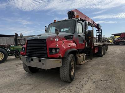 Freightliner 114SD Tri Axle Grapple Truck - Detroit, 450HP, Automatic