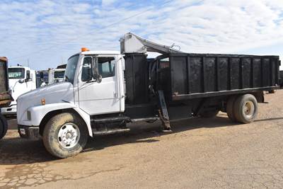 Freightliner FL70 Grapple Truck - Caterpillar, 300HP, Automatic