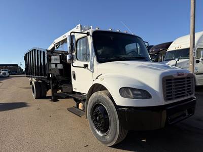Freightliner M2 106 Grapple Truck - Caterpillar, 250HP, Automatic