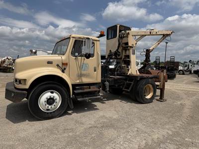 International 4700 Grapple Truck - T444E, 210HP, Automatic