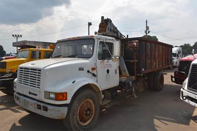 International 4900 Grapple Truck - DT-466, 250HP, Automatic