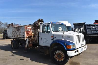 International 4900 Grapple Truck - DT466, 225HP, 5 Speed Manual