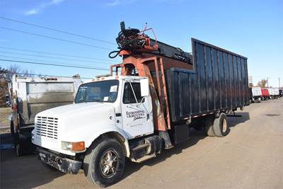 International 4900 Grapple Truck - DT466, 250HP, 5+2 Speed Manual