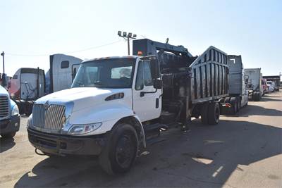 International DuraStar 4300 Grapple Truck - DT466, 230HP, Automatic