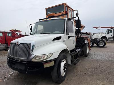 International DuraStar 4300 Grapple Truck - 300HP, Automatic
