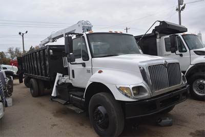 International WorkStar 7400 Grapple Truck - DT466, 275HP, Automatic