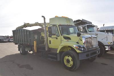 International WorkStar 7400 Grapple Truck - 270HP, Automatic