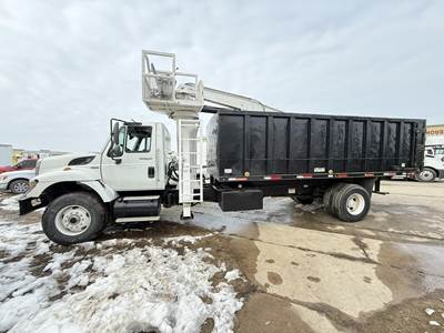 International WorkStar 7400 Grapple Truck - 300HP, Automatic