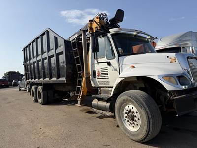 International WorkStar 7500 Tandem Axle Grapple Truck - 330HP, 10 Speed Manual