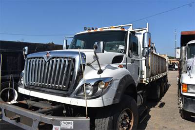 International WorkStar 7600 Tri Axle Grapple Truck - MF11, 380HP, 10 Speed Manual