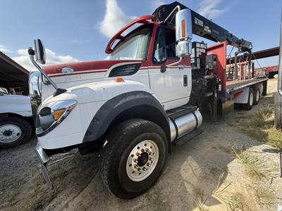 International WorkStar 7600 Tri Axle Grapple Truck - 380HP, 10 Speed Manual