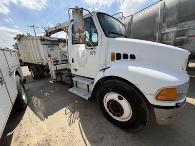 Sterling Acterra 8500 Grapple Truck - Mercedes-Benz, 280HP, Automatic