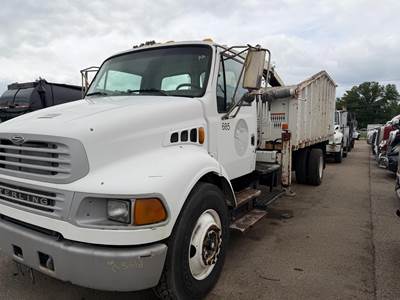 Sterling Acterra 8500 Grapple Truck - Mercedes-Benz, 280HP, Automatic