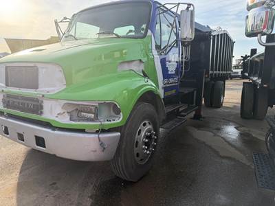 Sterling Acterra 8500 Grapple Truck - Mercedes-Benz, 250HP, Automatic