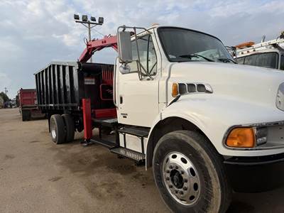 Sterling Acterra 8500 Grapple Truck - Mercedes-Benz, 250HP, Automatic