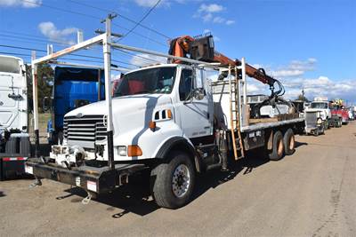 Sterling L8500 Tandem Axle Grapple Truck - Caterpillar, 250HP, Manual