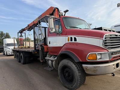 Sterling L9500 Tri Axle Grapple Truck - Mercedes-Benz, 410HP, 8Ll Manual