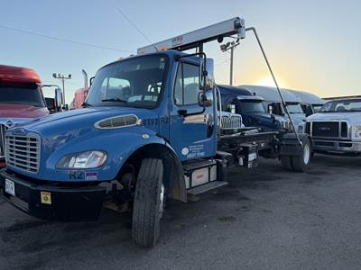 Freightliner M2 106 Hooklift Truck - Cummins, 240HP, Automatic
