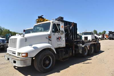 International S2600 Tri Axle Hooklift Truck - DT530, 330HP, 8Ll Manual