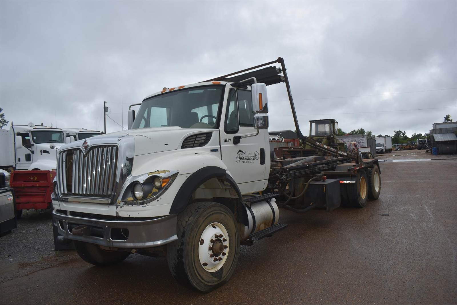 2010 International WorkStar 7600 Tandem Axle Hooklift Truck MAXXFORCE