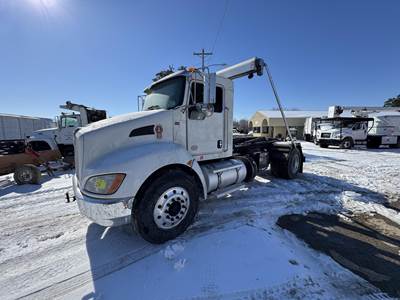 Kenworth T270 Single Axle Hooklift Truck - Paccar, 280HP, Automatic