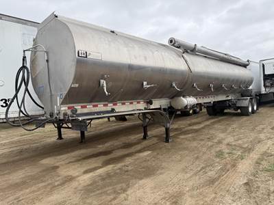CEI Pacer 9 BAY FEED TRAILER Hopper / Grain Trailer