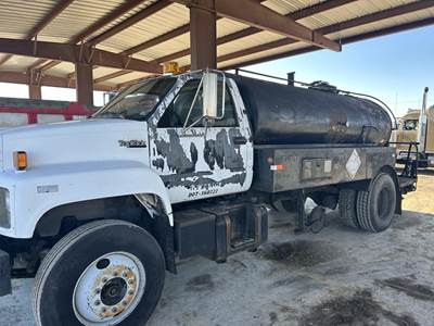 GMC TopKick C7500 Single Axle Hot Oil / Asphalt Distributor Truck - Chevrolet, 5+2 Speed Manual
