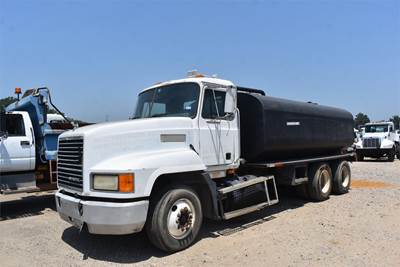Mack CH613 Tandem Axle Hot Oil / Asphalt Distributor Truck - E7, 350HP, 10 Speed Manual