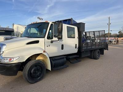 International DuraStar 4200 Landscape Truck - 210HP, Automatic
