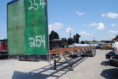 Viking TRI AXLE CRATE TRAILER Livestock Trailer