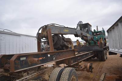 Timberjack 330 Log Loader