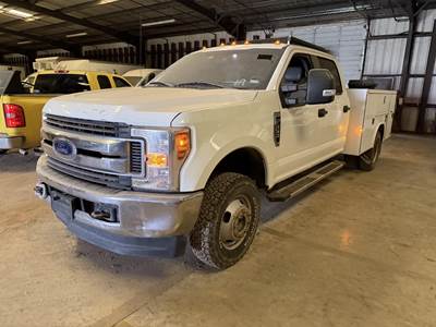 Ford F-350 Mechanic / Service Truck - 6.2L FLEX FUEL V8, Automatic