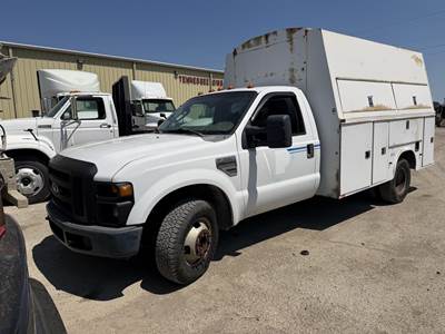 Ford F-350 Mechanic / Service Truck - 6.8L TRITON V10, Automatic