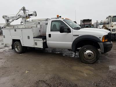 Ford F-550 Mechanic / Service Truck - 6.8L TRITON V10, Automatic