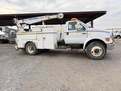 Ford F-750 Mechanic / Service Truck - Cummins, 325HP, 6 Speed Manual