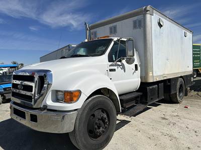 Ford F-750 XL Mechanic / Service Truck - Cummins, 225HP, Automatic