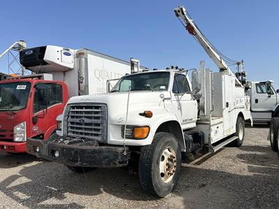 Ford F-800 Mechanic / Service Truck - Cummins, 250HP, 9 Speed Manual