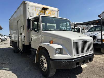 Freightliner FL70 Mechanic / Service Truck - Caterpillar, 230HP, 6 Speed Manual