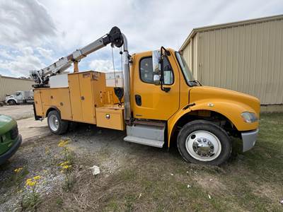 Freightliner M2 106 Mechanic / Service Truck - Cummins, 250HP, 6 Speed Manual