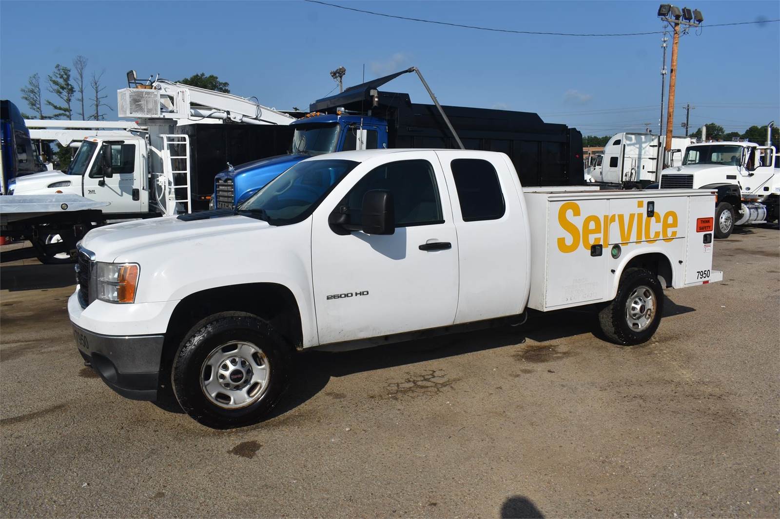 2013 GMC 2500HD Mechanic / Service Truck Chevy, 325HP, Automatic For