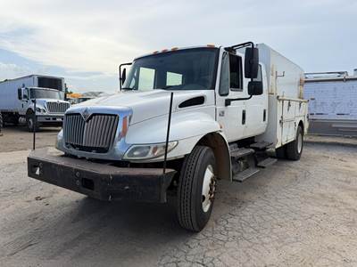 International DuraStar 4200 Mechanic / Service Truck - 230HP, Automatic
