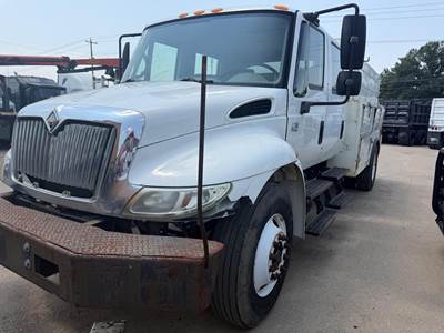 International DuraStar 4200 Mechanic / Service Truck - 230HP, Automatic
