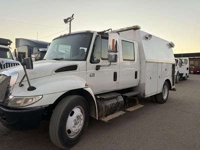 International DuraStar 4200 Mechanic / Service Truck - 230HP, Automatic