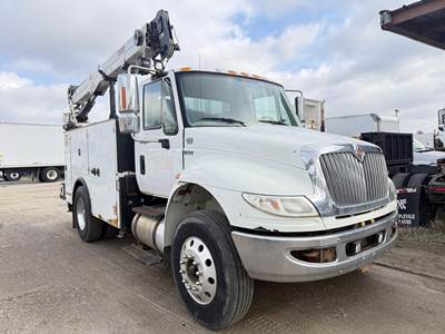 International DuraStar 4400 Mechanic / Service Truck - 230HP, 6 Speed Manual