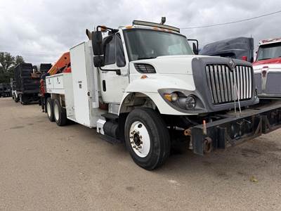 International WorkStar 7400 Tandem Axle Mechanic / Service Truck - 300HP, Automatic